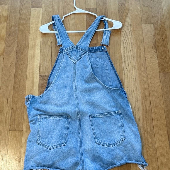 Wild Fable Denim Overall Shorts • Small • Distressed Light Wash - Picture 4 of 6